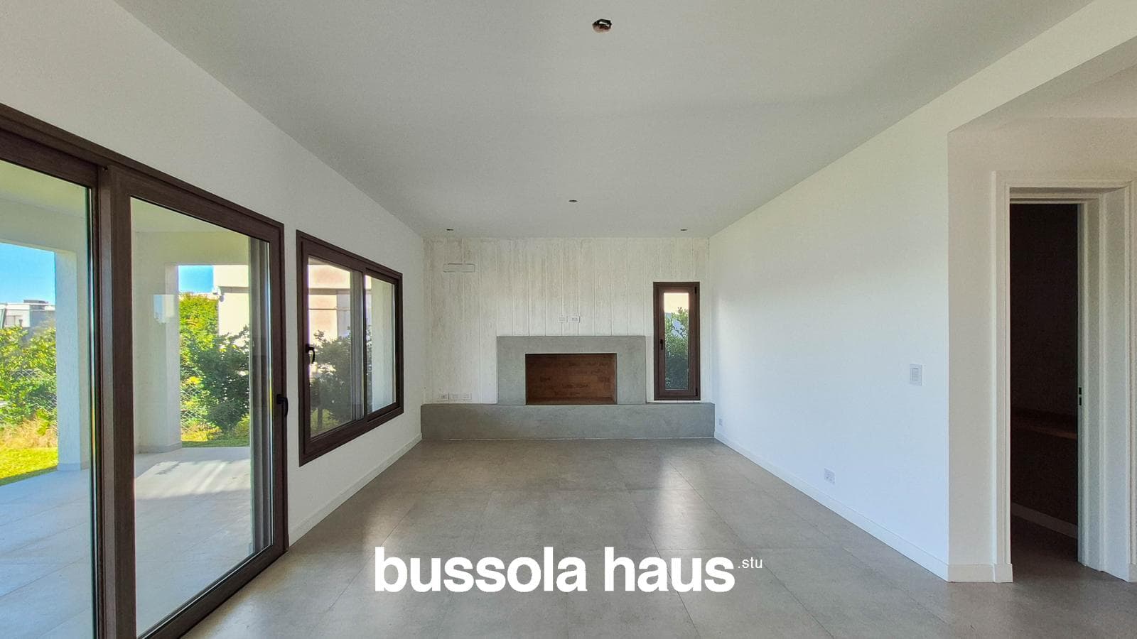 3-Bedroom Lakefront House in SANTA ANA, VILLANUEVA