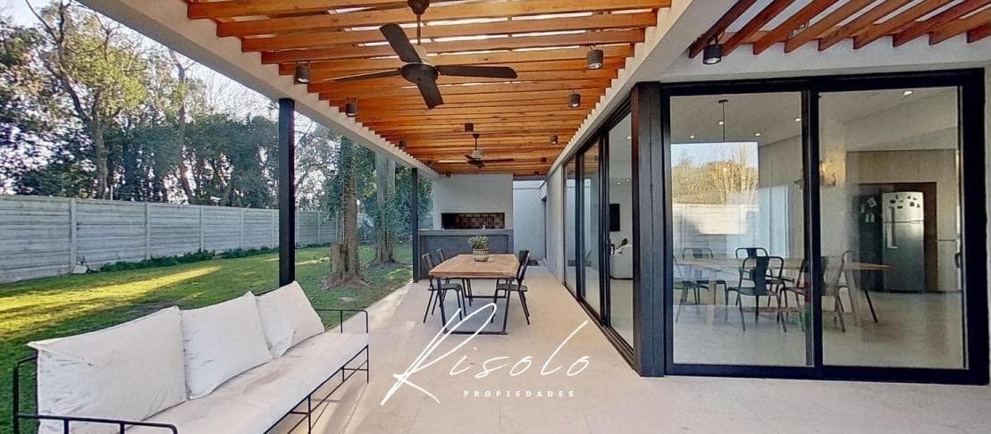 House for Sale with Rental Income. 2 offices. 3 bedrooms. Grill. Pool. Gated Community, Escobar