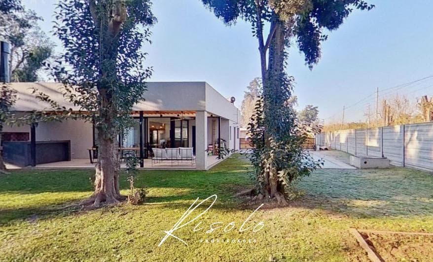 House for Sale with Rental Income. 2 offices. 3 bedrooms. Grill. Pool. Gated Community, Escobar