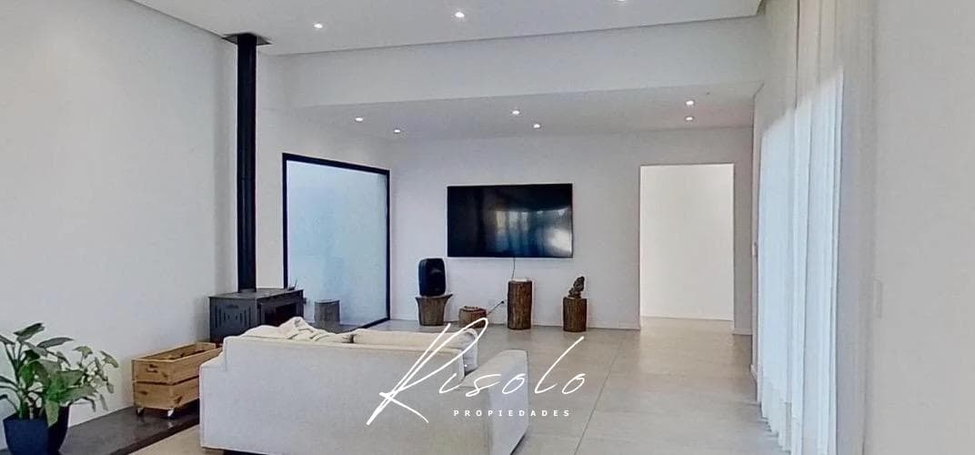 House for Sale with Rental Income. 2 offices. 3 bedrooms. Grill. Pool. Gated Community, Escobar