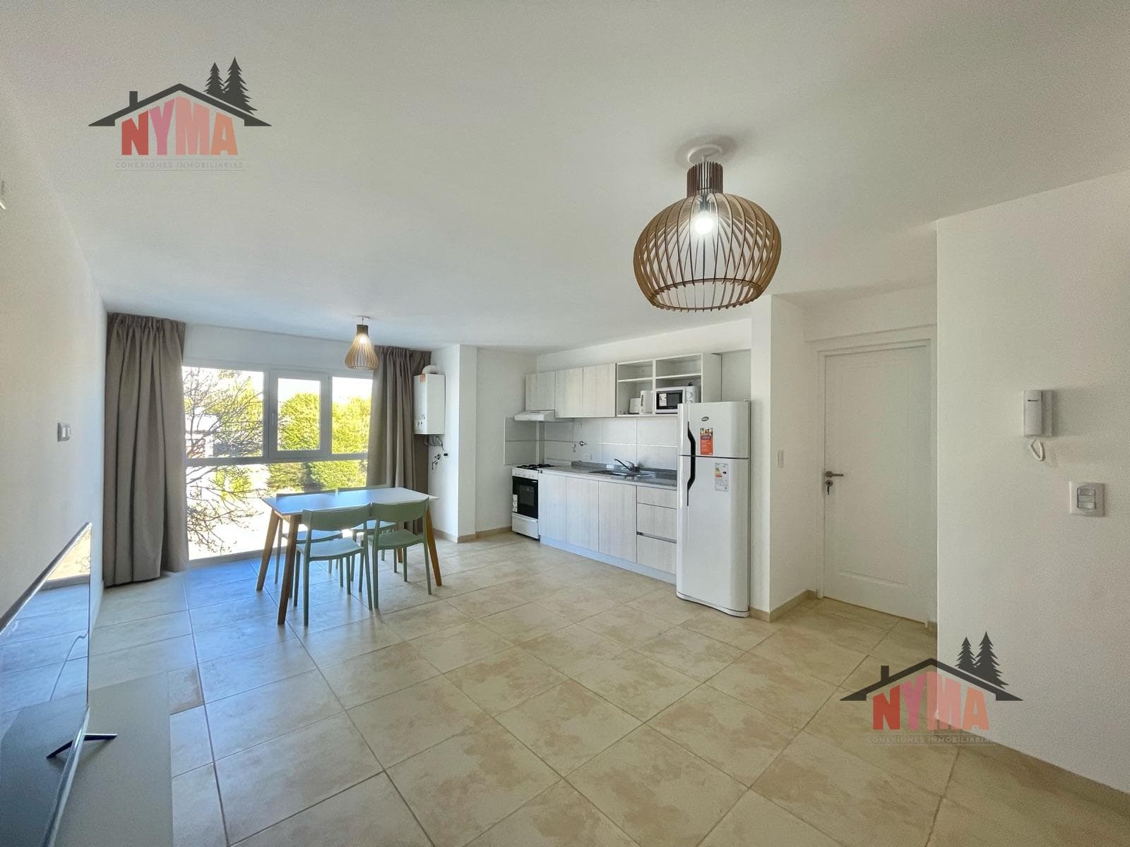 Two-room apartment, plus garage and laundry room, suitable for tourists, downtown Bariloche