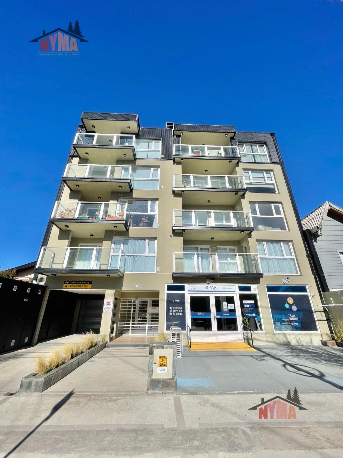 Two-room apartment, plus garage and laundry room, suitable for tourists, downtown Bariloche