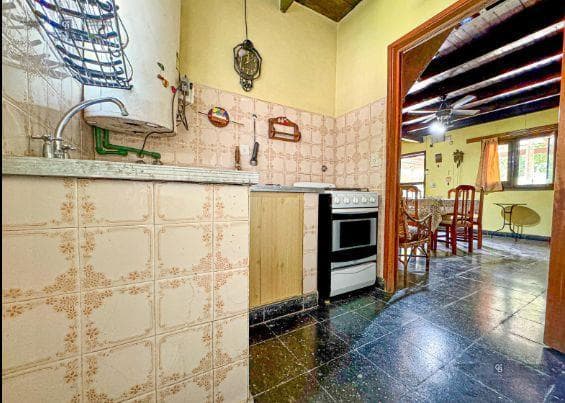 VENTA CASAS SOBRE AMPLIO LOTE EN CHASCOMUS- IDEAL RENTA O INVERSION