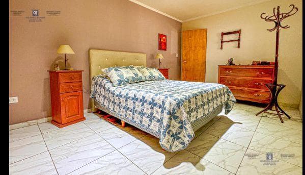 VENTA CASAS SOBRE AMPLIO LOTE EN CHASCOMUS- IDEAL RENTA O INVERSION