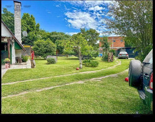 VENTA CASAS SOBRE AMPLIO LOTE EN CHASCOMUS- IDEAL RENTA O INVERSION