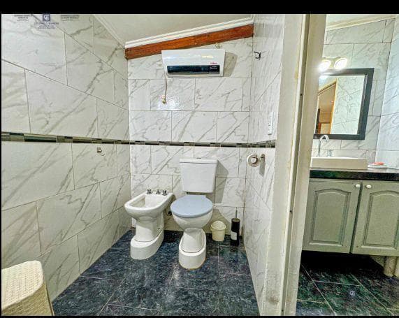VENTA CASAS SOBRE AMPLIO LOTE EN CHASCOMUS- IDEAL RENTA O INVERSION