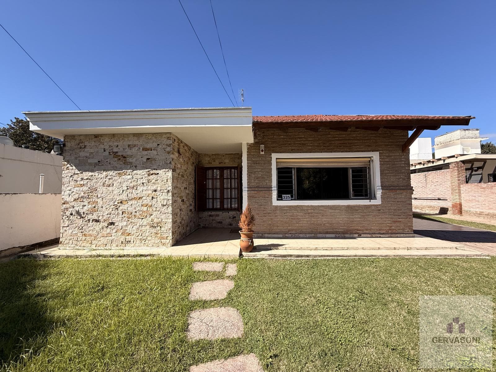 House for Rent in Costa Azul, Villa Carlos Paz. 2 Bedrooms, Garage.