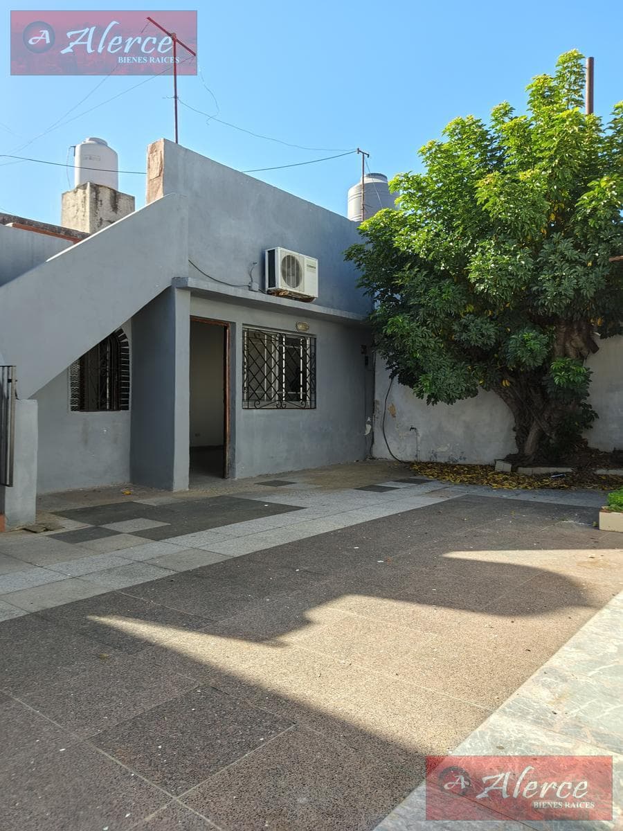 3-ROOM HOUSE WITH A COURTYARD AND TERRACE