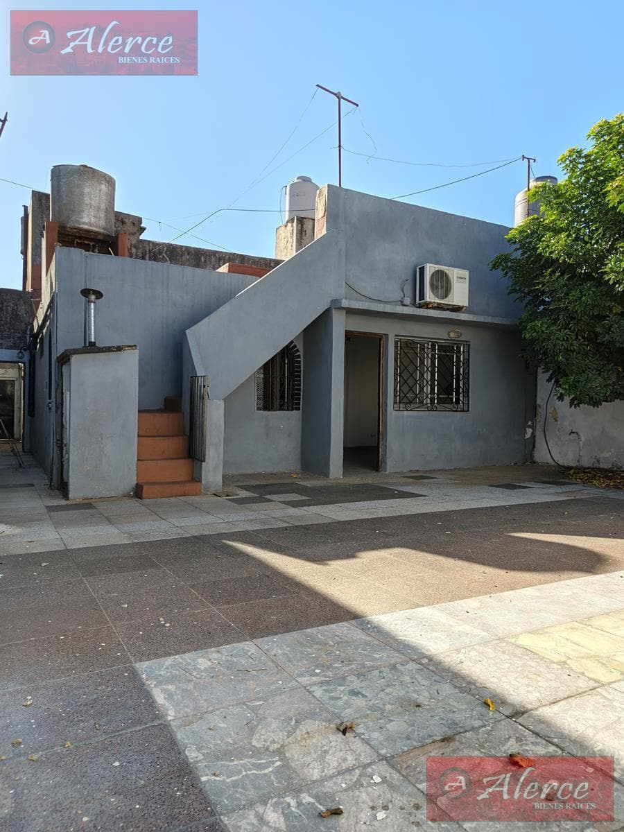 3-ROOM HOUSE WITH A COURTYARD AND TERRACE