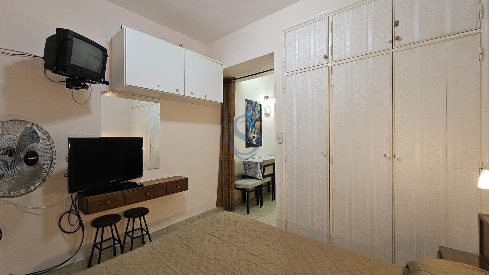 For Sale - Interior Studio Apartment - 1662 Colón Ave.