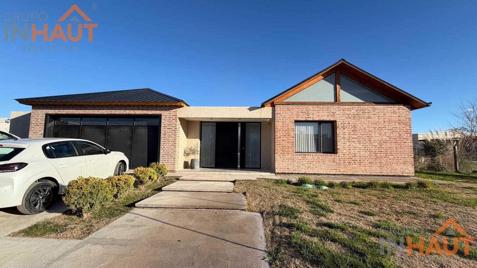 House for SALE in the La Falda Gated Community
