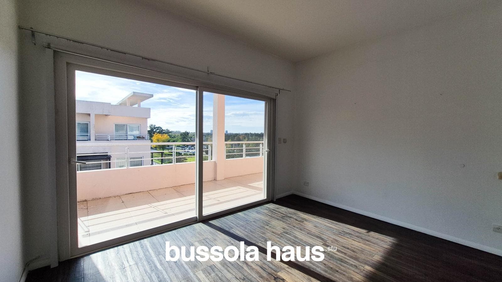 3-room apartment for rent with a garage in Antares Nordelta
