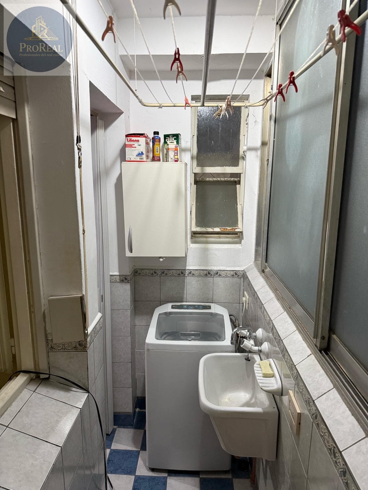 3-room apartment with a maid's quarters and a storage room
