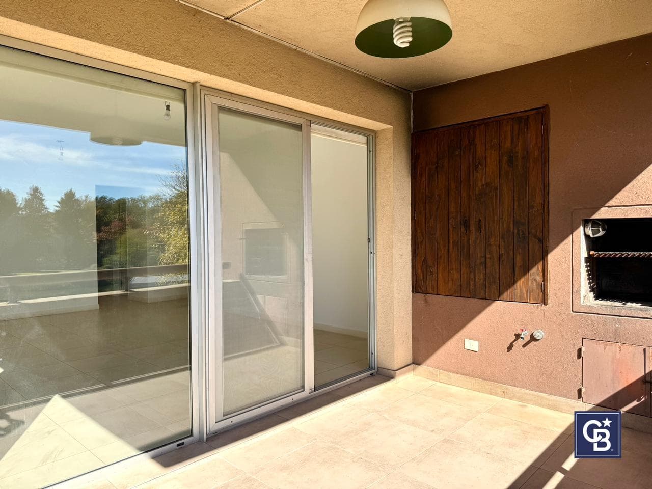 3-room apartment for sale with a balcony and barbecue in downtown Villa del Lago Pilar