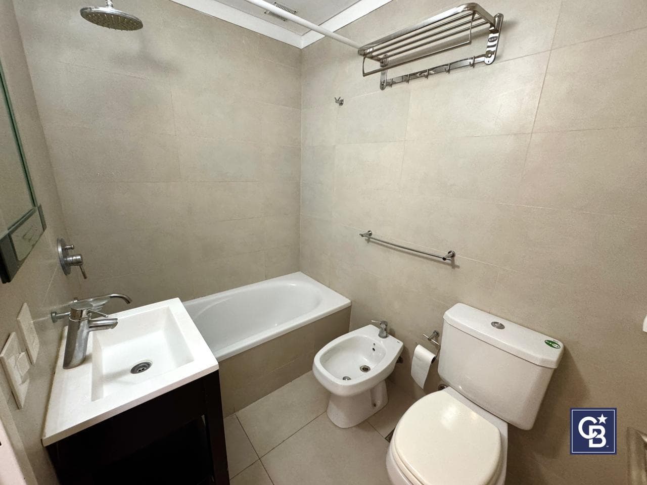 3-room apartment for sale with a balcony and barbecue in downtown Villa del Lago Pilar