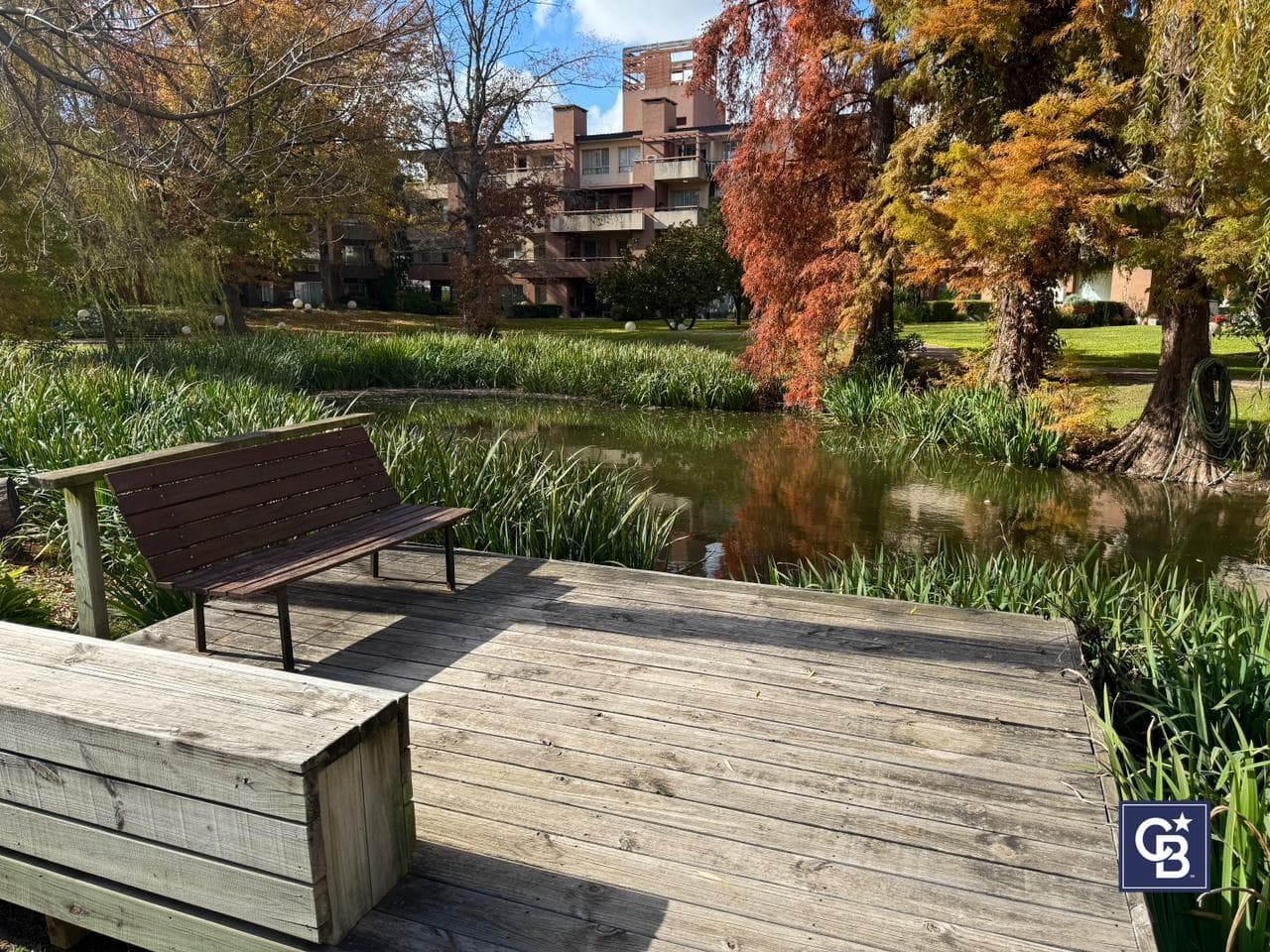 3-room apartment for sale with a balcony and barbecue in downtown Villa del Lago Pilar