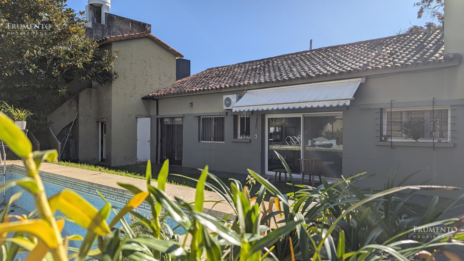 Excellent 5-Room House with Garden, Pool, and Garage in Bajo de Vicente López