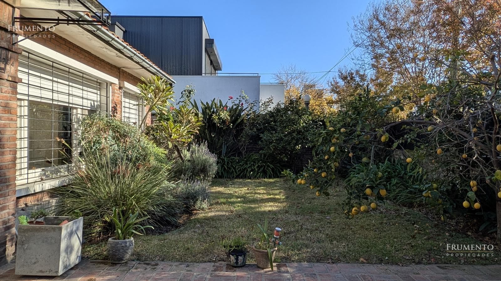 Excellent 5-Room House with Garden, Pool, and Garage in Bajo de Vicente López