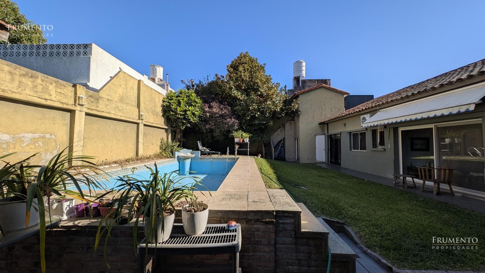 Excellent 5-Room House with Garden, Pool, and Garage in Bajo de Vicente López