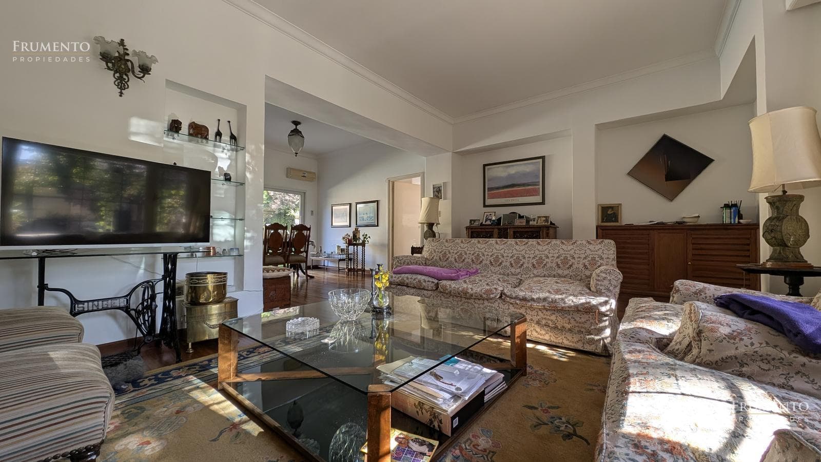 Excellent 5-Room House with Garden, Pool, and Garage in Bajo de Vicente López