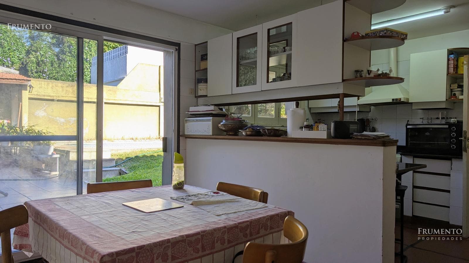 Excellent 5-Room House with Garden, Pool, and Garage in Bajo de Vicente López