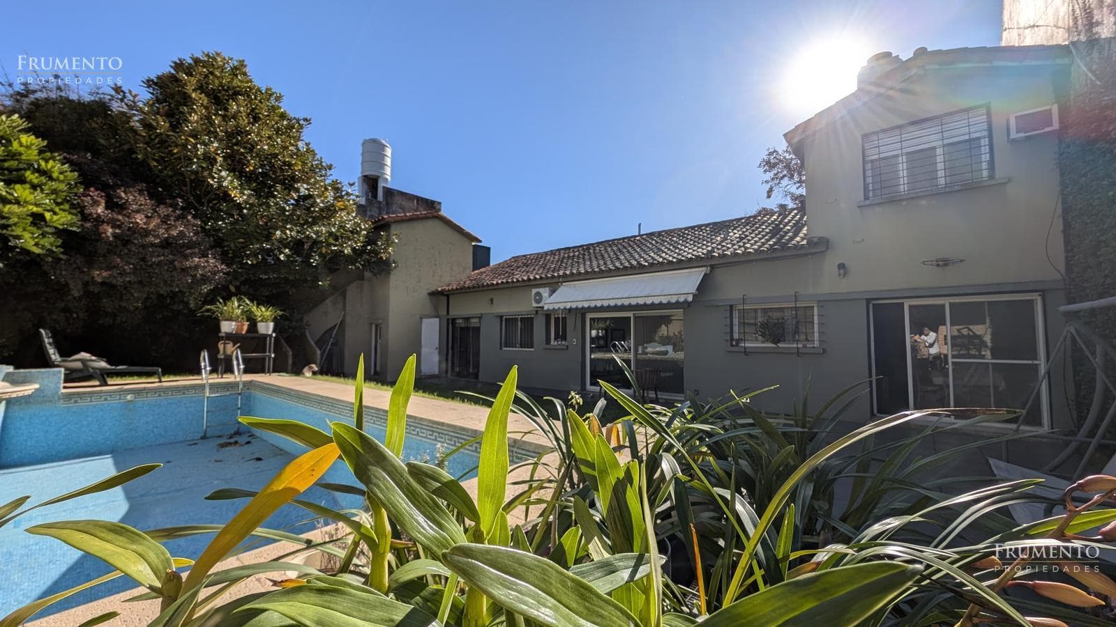 Excellent 5-Room House with Garden, Pool, and Garage in Bajo de Vicente López
