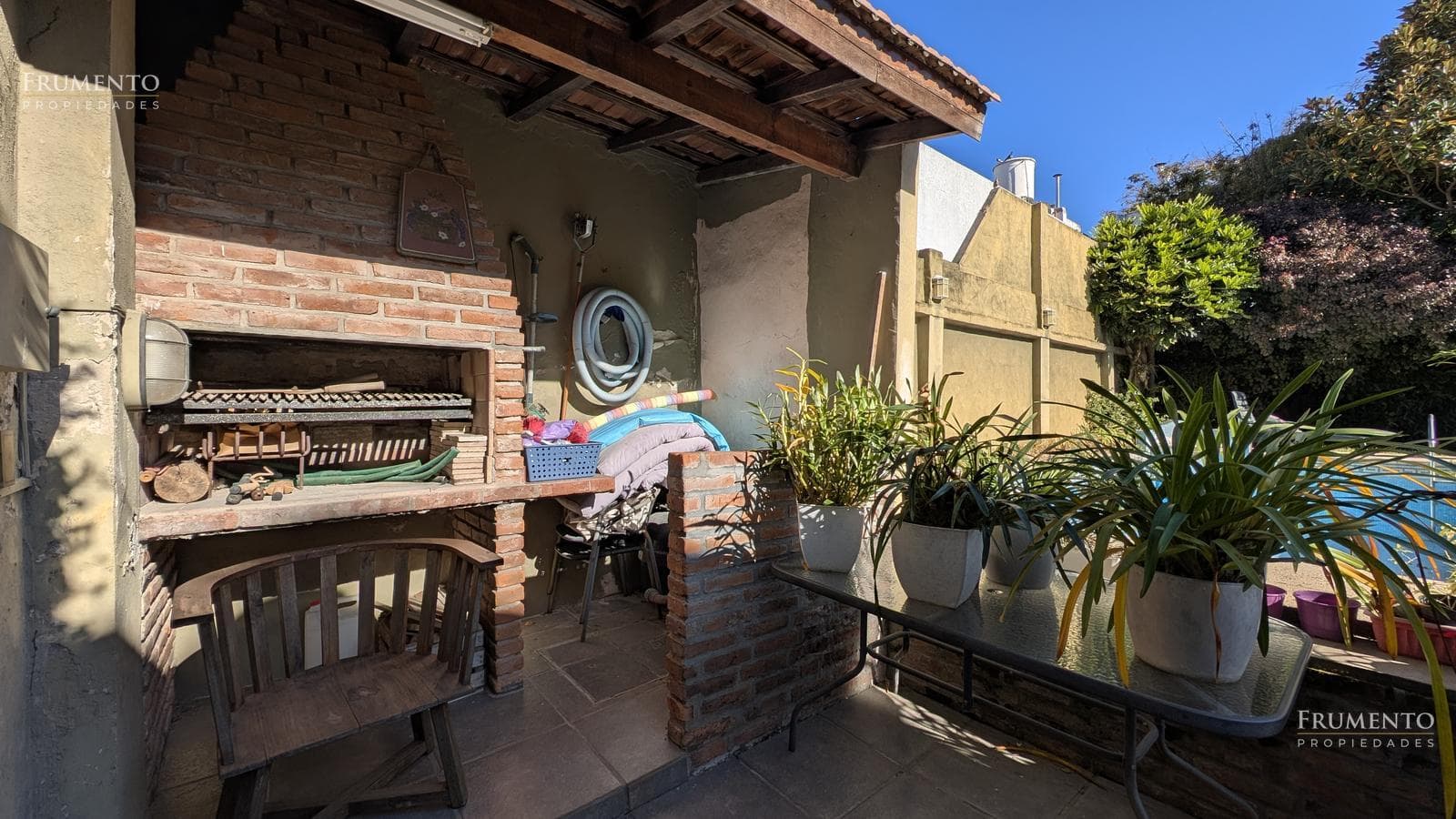 Excellent 5-Room House with Garden, Pool, and Garage in Bajo de Vicente López