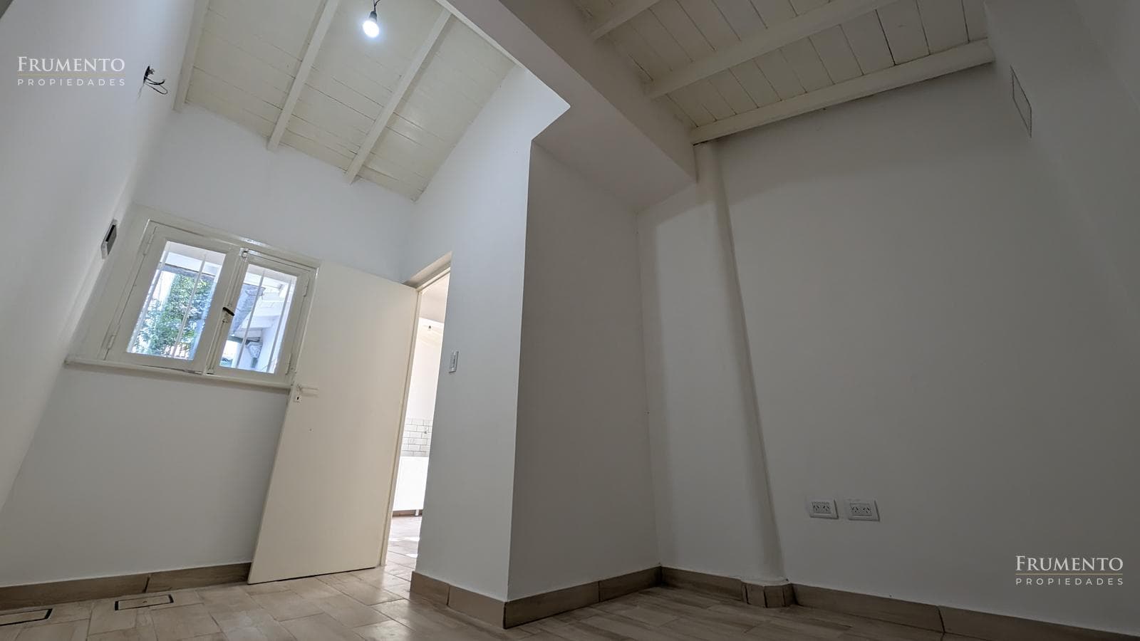 Brand-New 3-Room House in Florida—An Excellent Opportunity