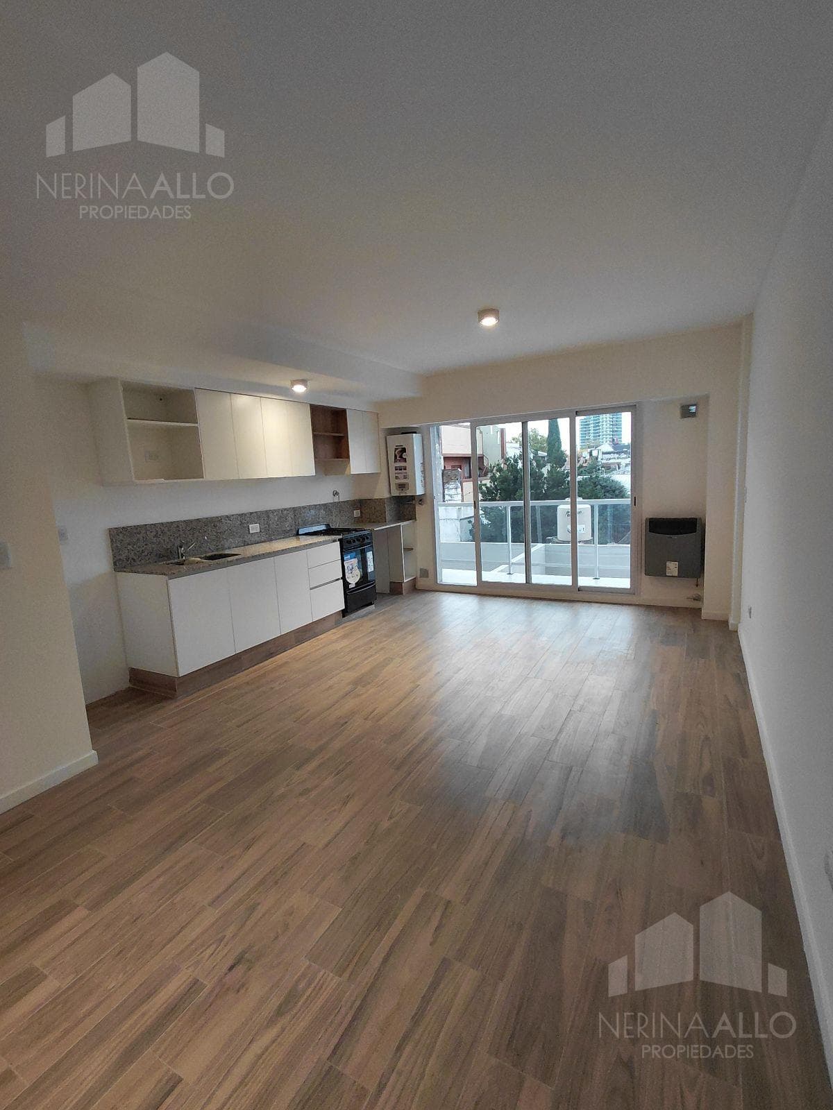 FOR SALE: 2-room apartment in VERSALLES