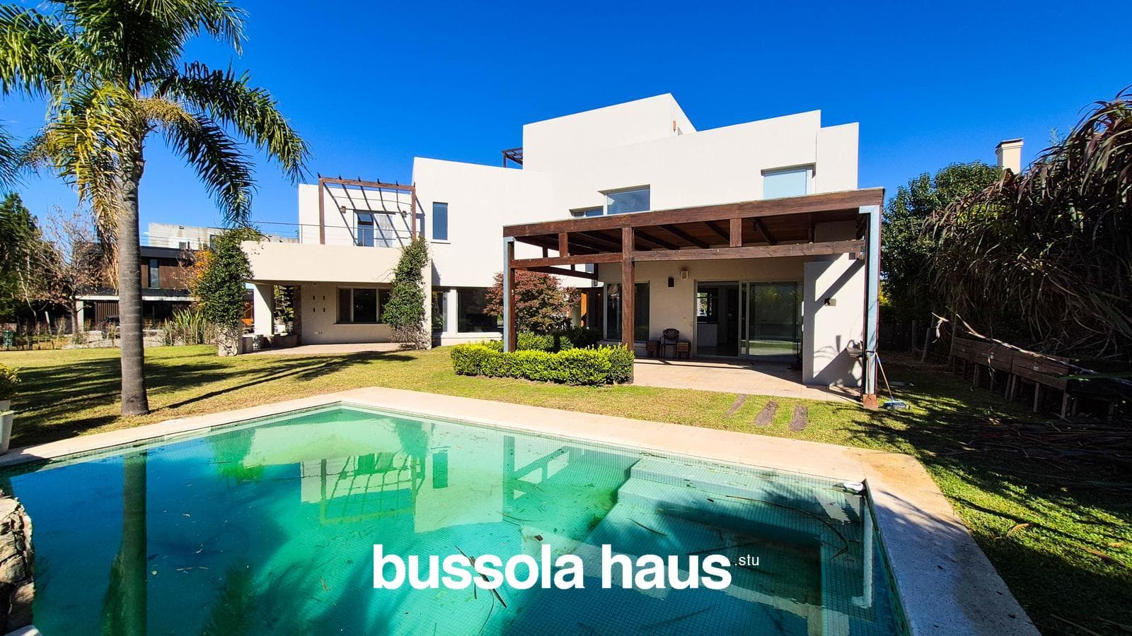 House for sale: 5-bedroom home on an interior lot in Los Castores, Nordelta