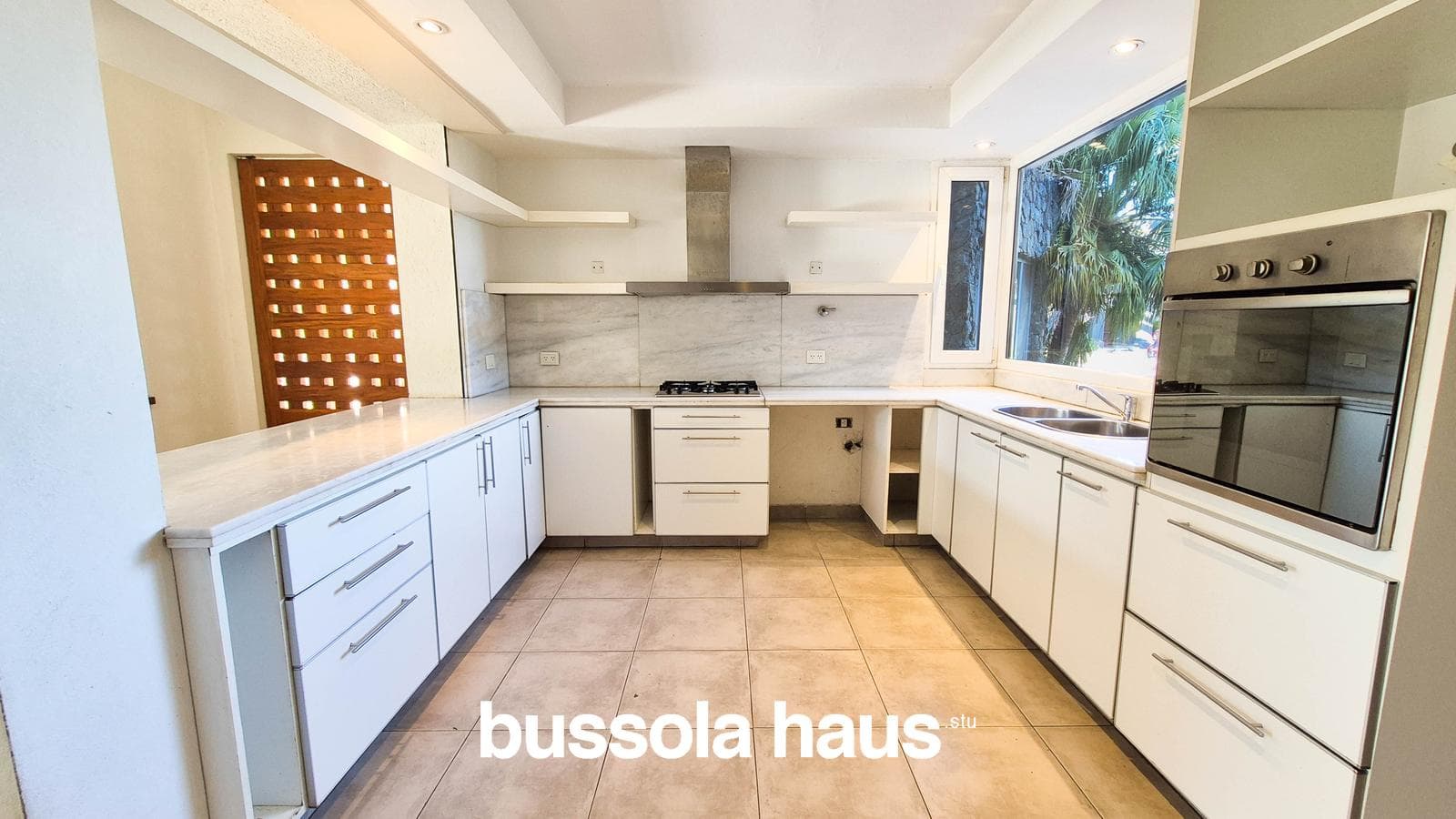 House for sale: 5-bedroom home on an interior lot in Los Castores, Nordelta
