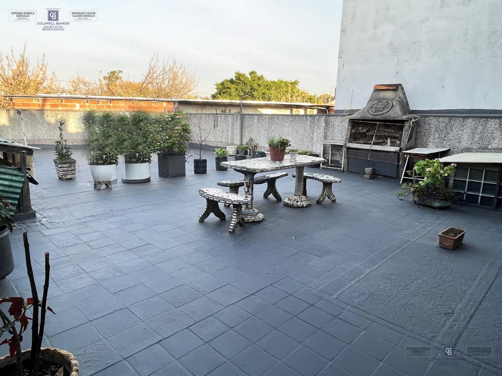 VENTA 421 m² GALPÓN, LOGÍSTICA, DEPÓSITO Y TALLER TEXTIL OFICINAS Y VIVIENDA PARQUE AVELLANEDA