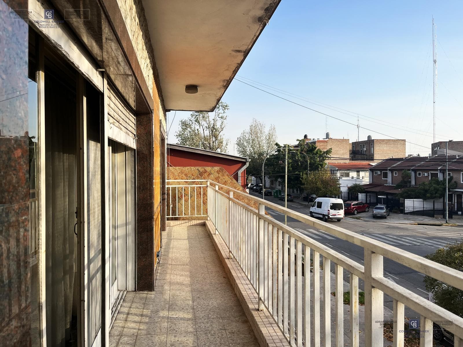 VENTA 421 m² GALPÓN, LOGÍSTICA, DEPÓSITO Y TALLER TEXTIL OFICINAS Y VIVIENDA PARQUE AVELLANEDA