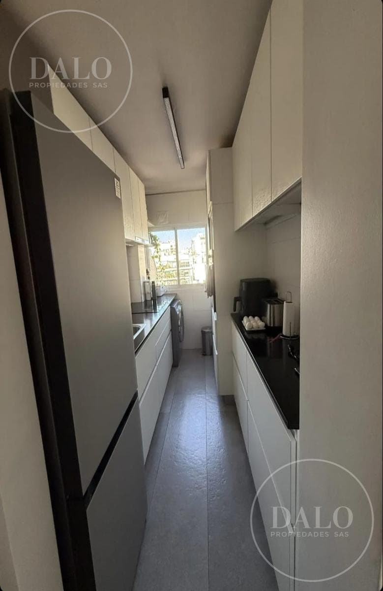 4-Room Apartment with a Long Balcony and Open Views in Recoleta, Fully Renovated to Look Like New