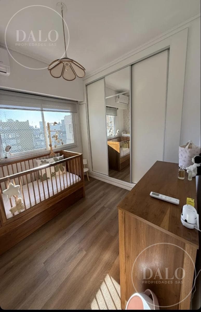 4-Room Apartment with a Long Balcony and Open Views in Recoleta, Fully Renovated to Look Like New