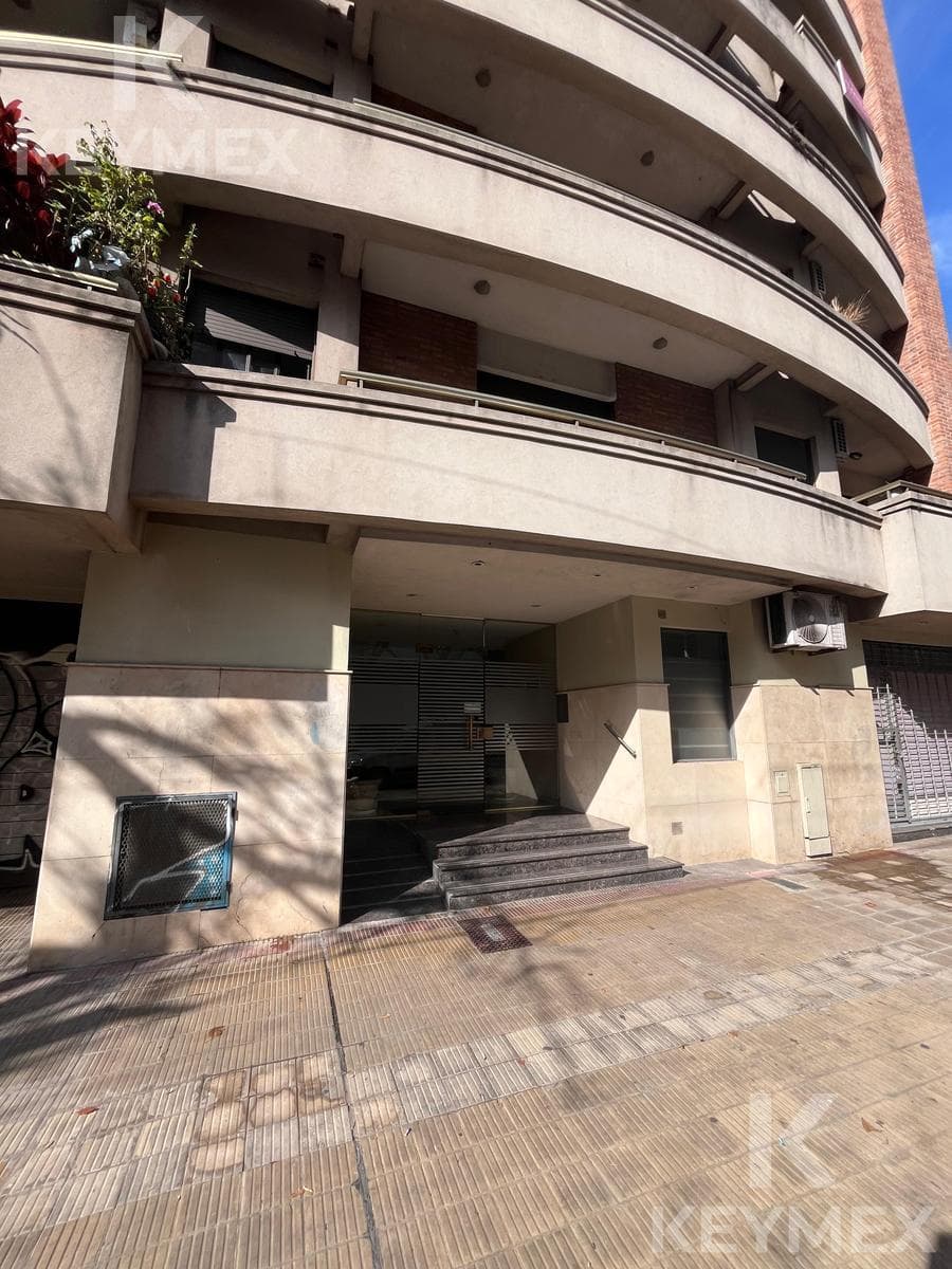 Apartment in La Plata, 3rd floor, facing the street, 2 bedrooms, 2 bathrooms, semi-covered parking space, balcony