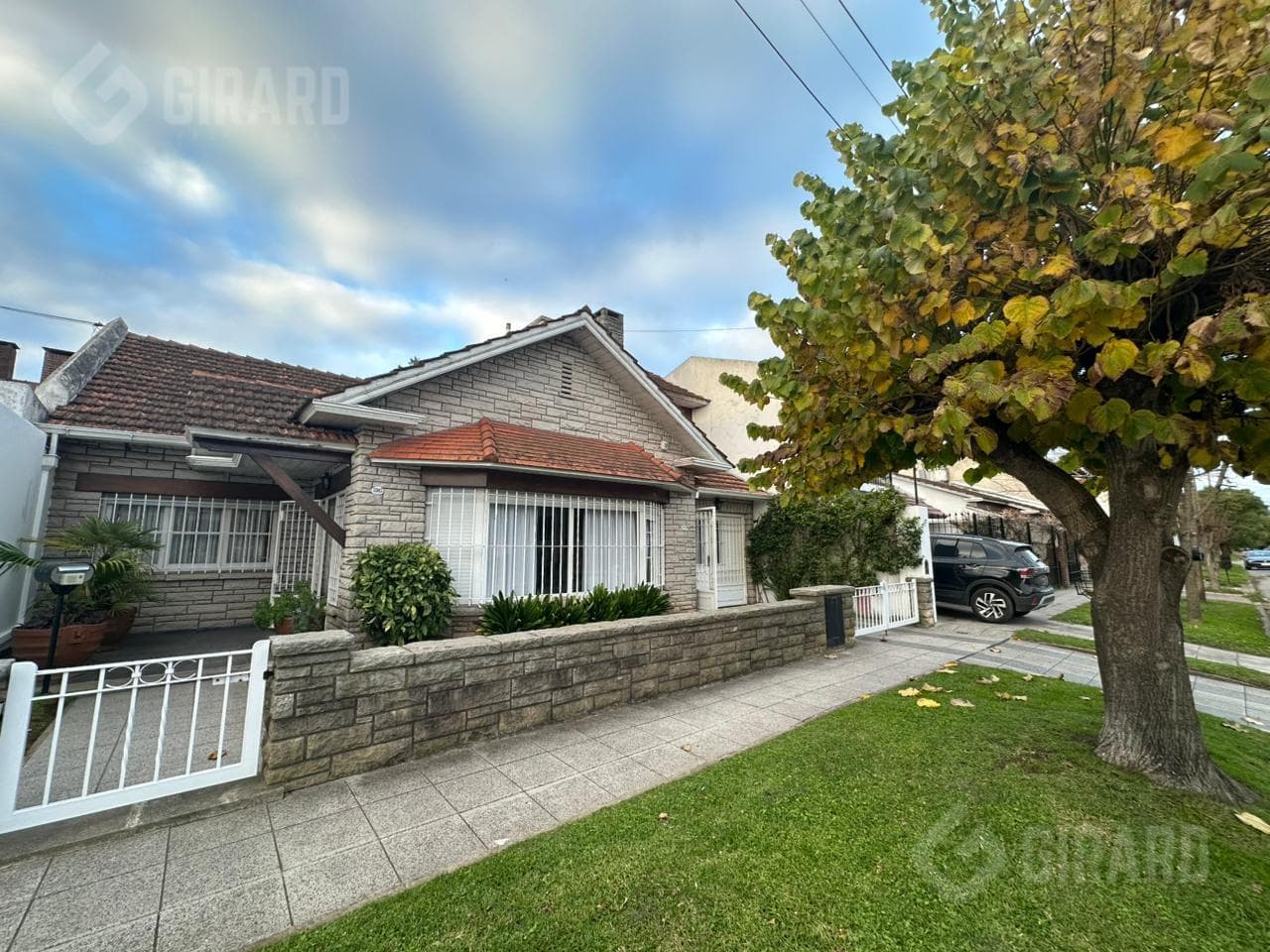 4-room house with a yard in Villa Primera