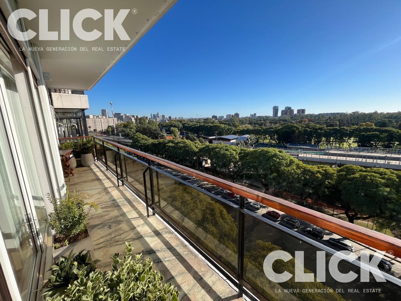 For Sale - 5-room apartment with a balcony - On Libertador Avenue - Open view - Belgrano