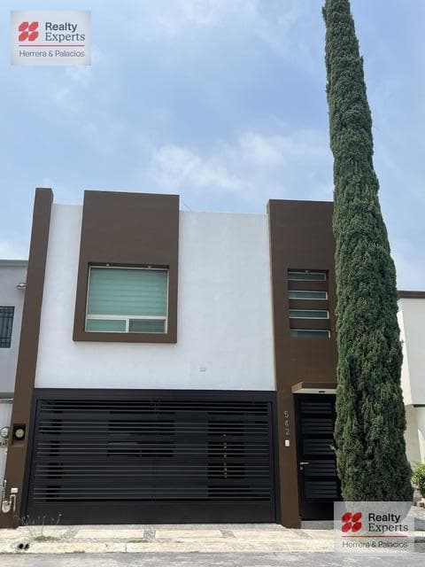 House in Puerta de Hierro Cumbres