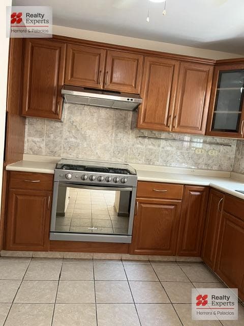 House for Sale in Puerta de Hierro, Cumbres