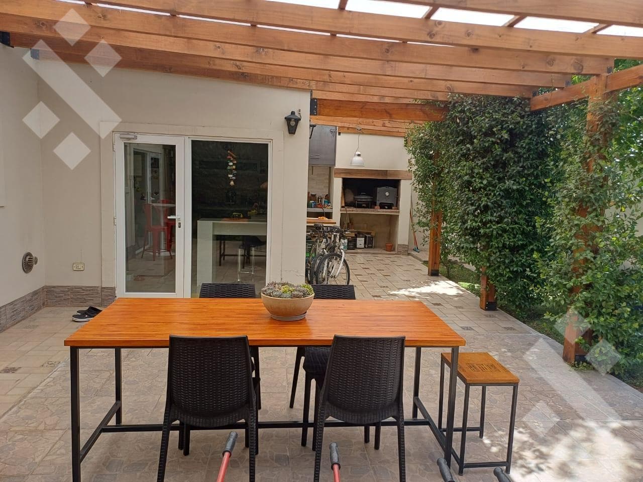 For Sale | 3-Bedroom House | Eligible for a Mortgage | Las Lilas Neighborhood, Plottier