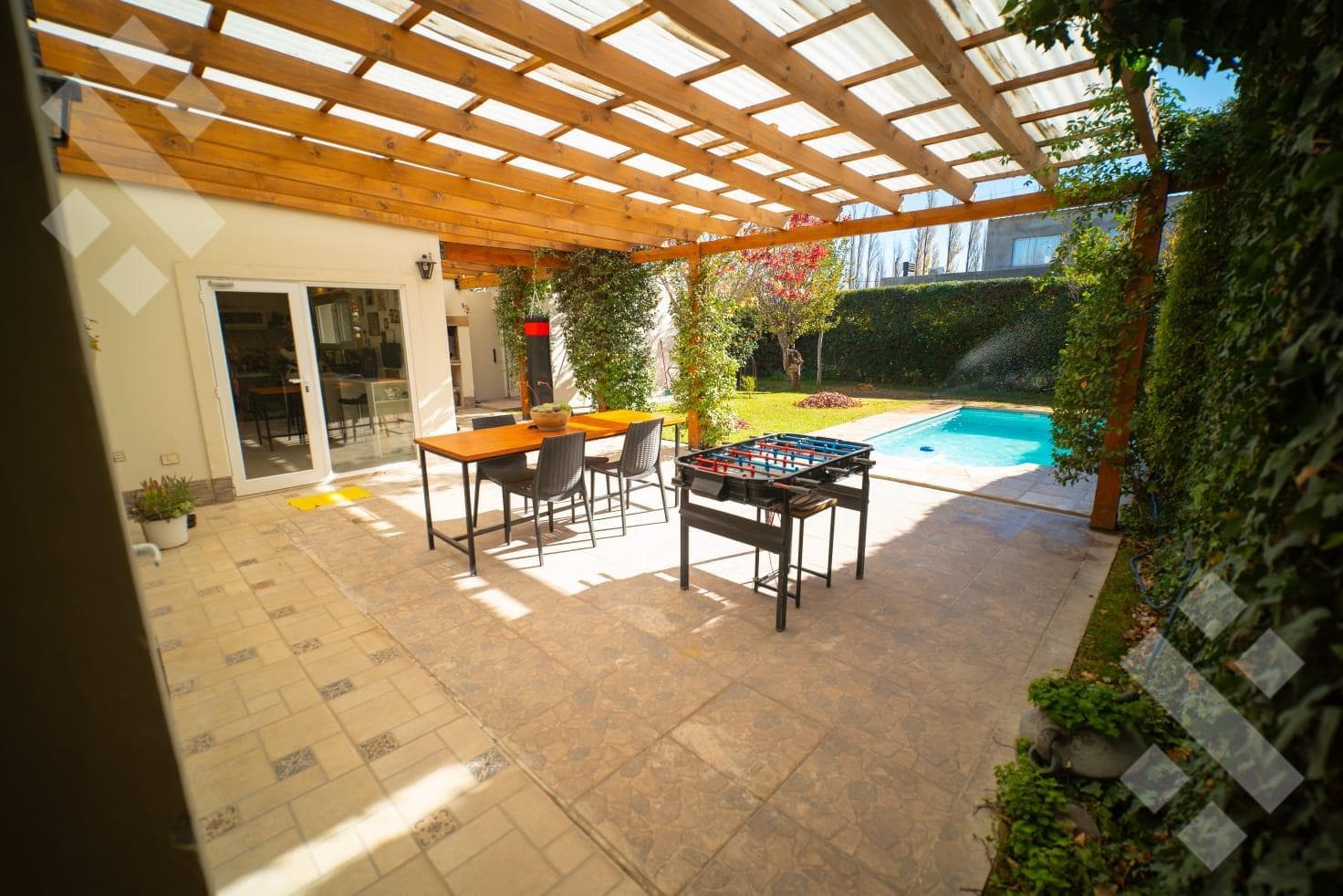 For Sale | 3-Bedroom House | Eligible for a Mortgage | Las Lilas Neighborhood, Plottier
