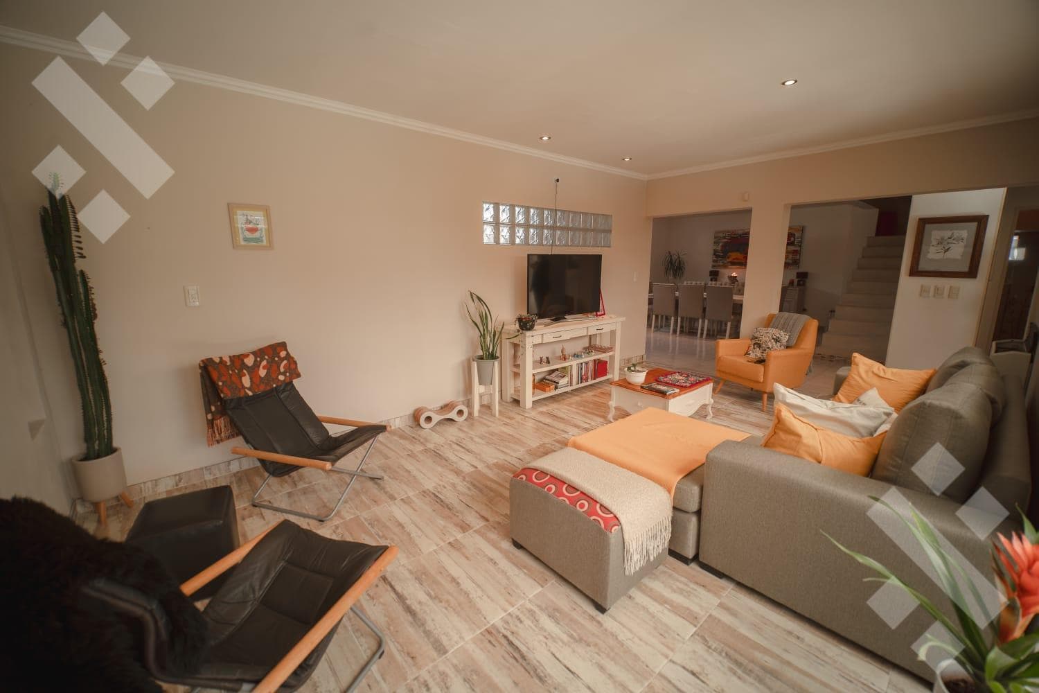 For Sale | 3-Bedroom House | Eligible for a Mortgage | Las Lilas Neighborhood, Plottier