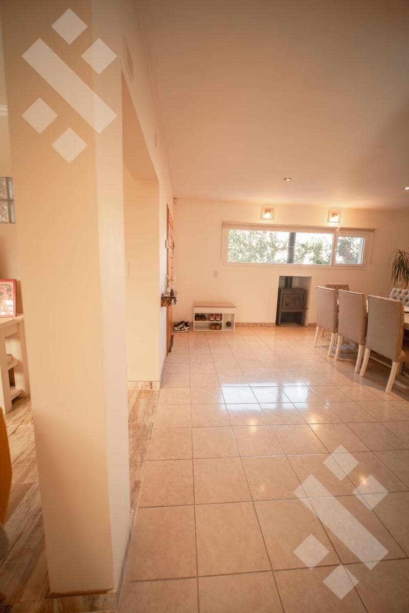For Sale | 3-Bedroom House | Eligible for a Mortgage | Las Lilas Neighborhood, Plottier