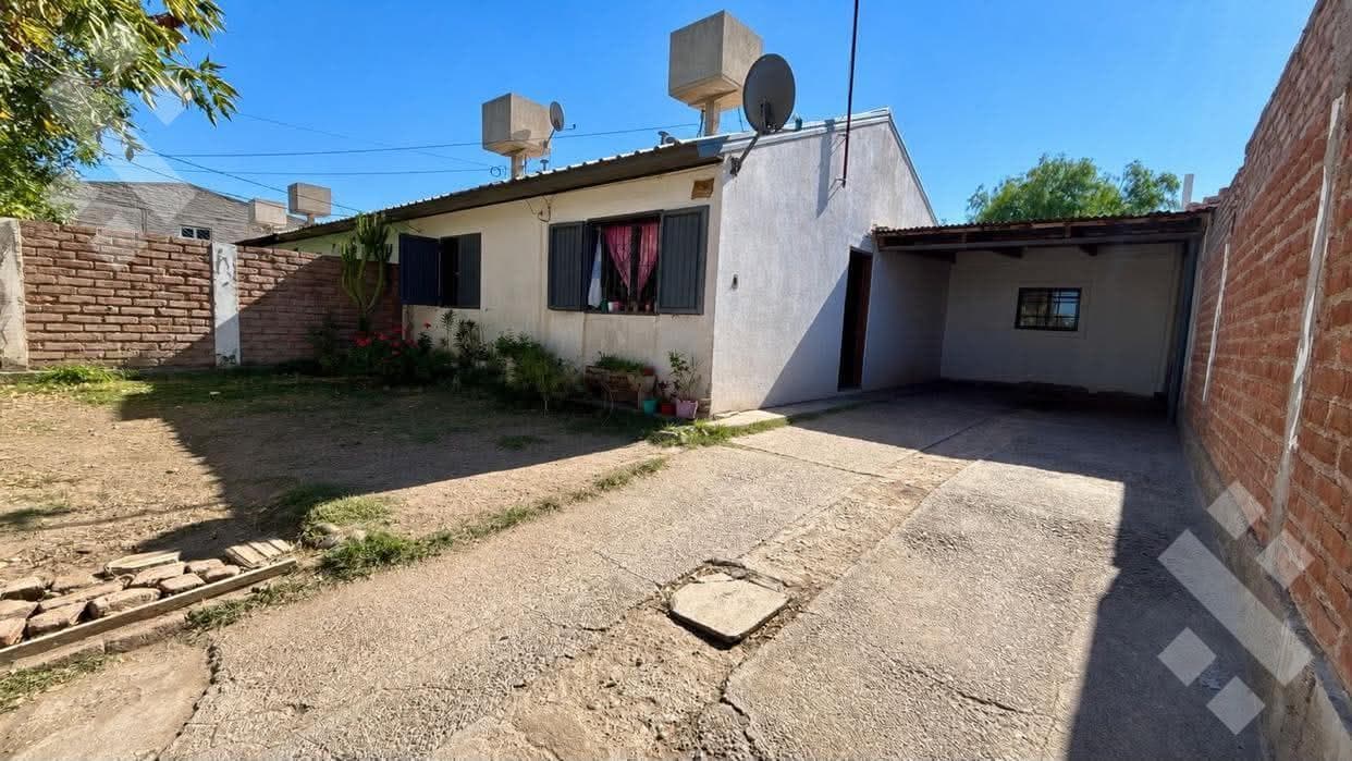 FOR SALE: 3-bedroom house in the Sarmiento neighborhood, Centenario, Neuquén.