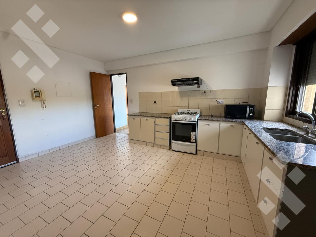 3-Bedroom Apartment for Rent, Downtown Area - Neuquén City