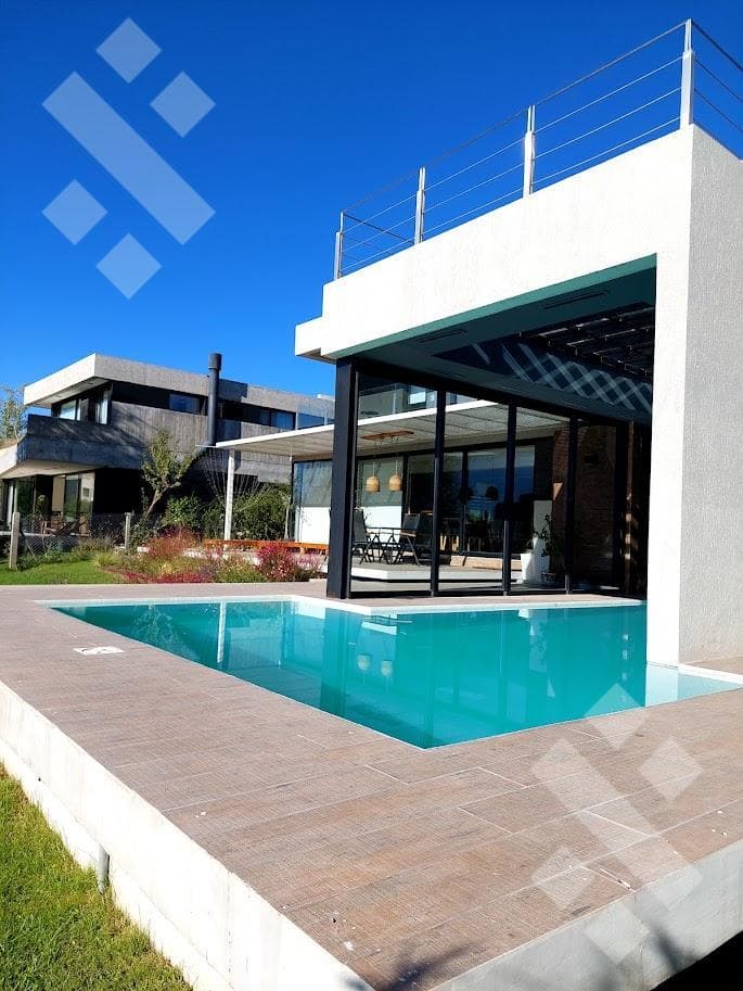 4-BEDROOM HOUSE FOR RENT - LA ZAGALA NEIGHBORHOOD, NEUQUÉN