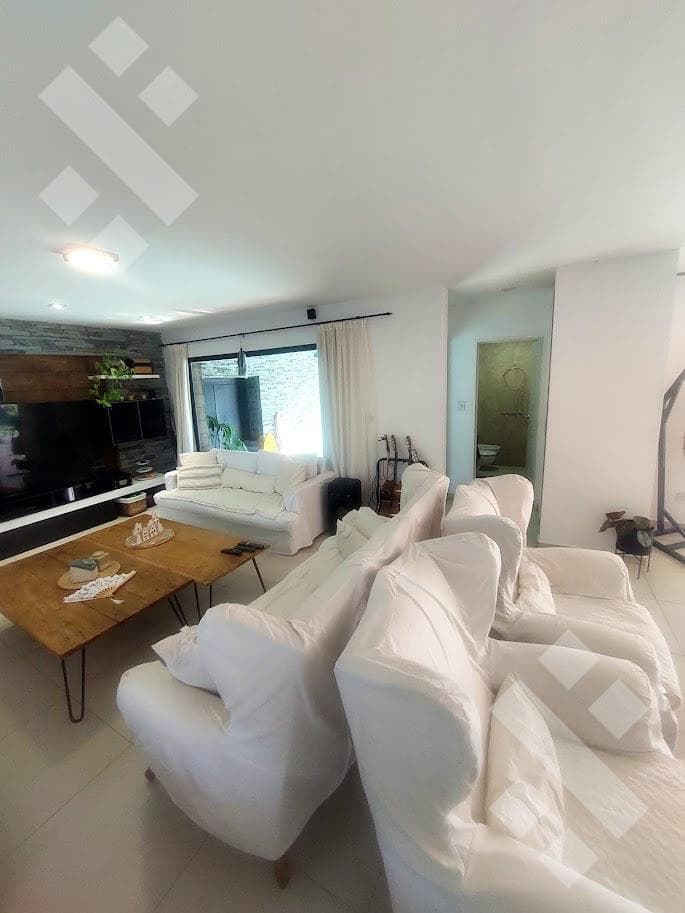 4-BEDROOM HOUSE FOR RENT - LA ZAGALA NEIGHBORHOOD, NEUQUÉN
