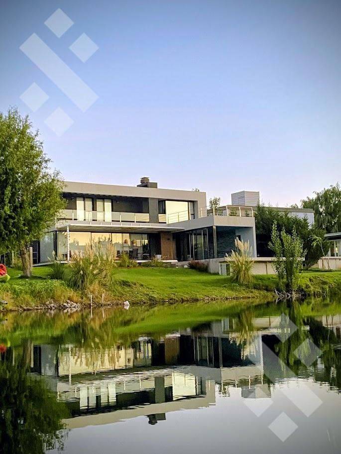 4-BEDROOM HOUSE FOR RENT - LA ZAGALA NEIGHBORHOOD, NEUQUÉN