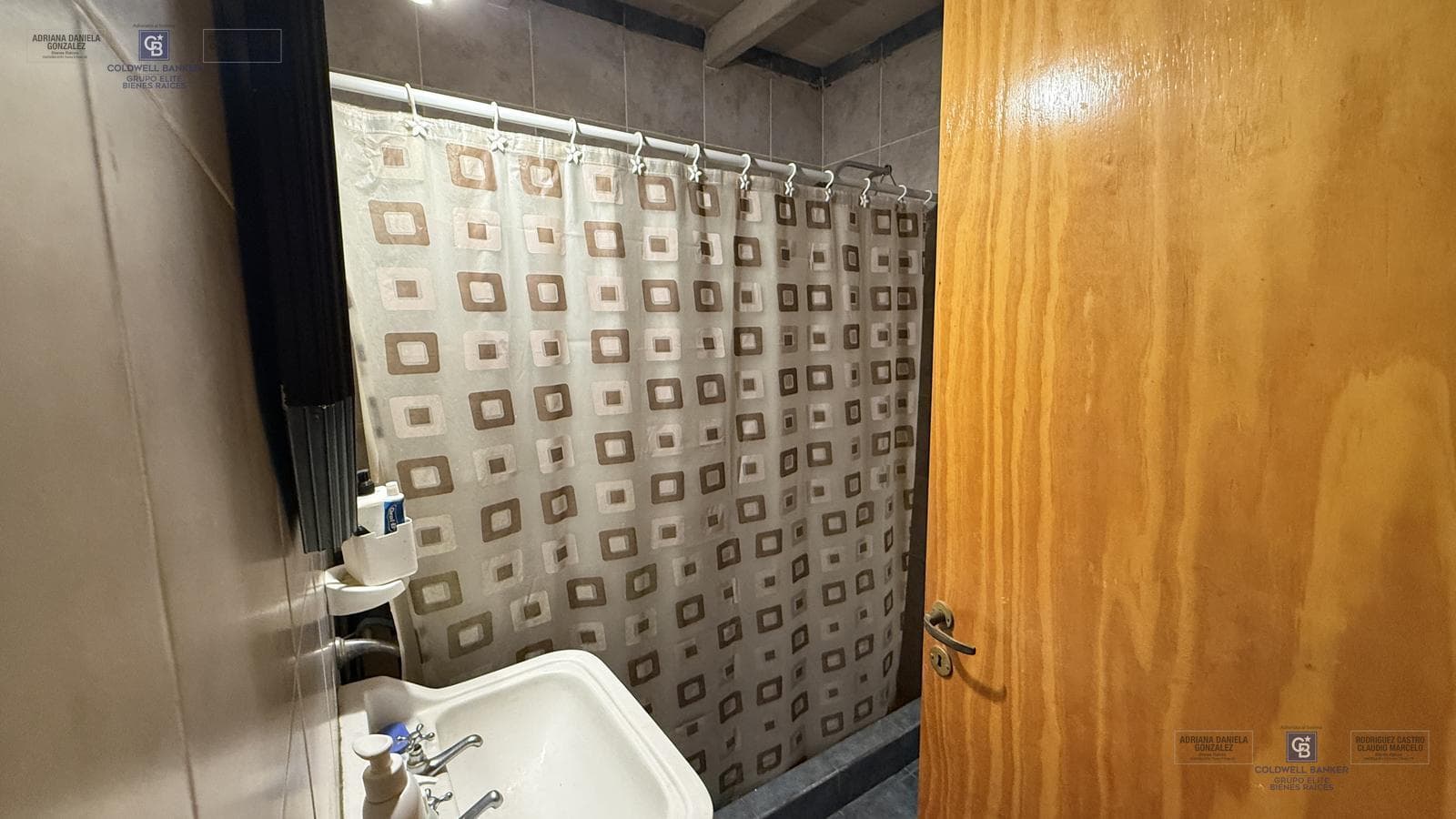 HOUSE FOR SALE: 4 ROOMS, COURTYARD, LOFT, LELOIR PARK, ITUZAINGO